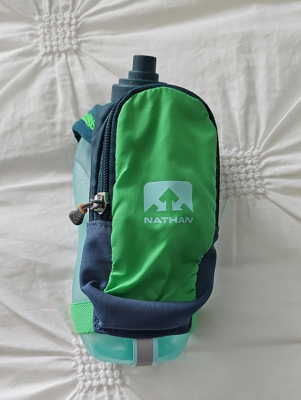 Nathan Hand Held Bottle with Green Pocket